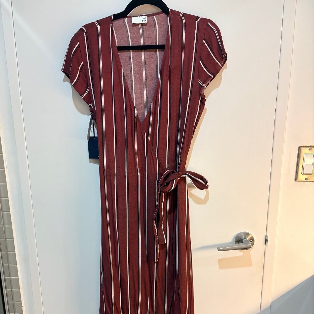Aritzia (Wilfred Free label) Wrap Dress